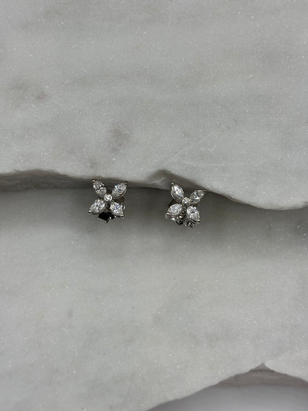 Shining Flower: Ohrstecker, 18 Karat, Diamanten