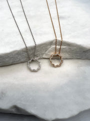 Anni: Halskette, Blume, 18 Karat, Diamanten