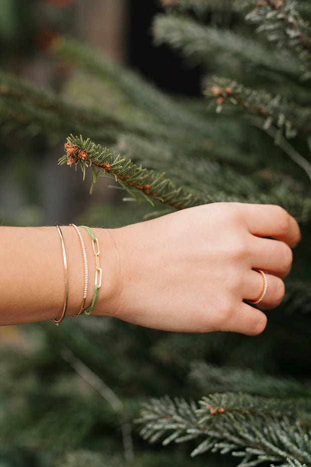 Paperclip Easy: Charm, 14 Karat Gold, Stoffband