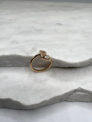Diamond Letter Ring: Initiale, 18 Karat Gold