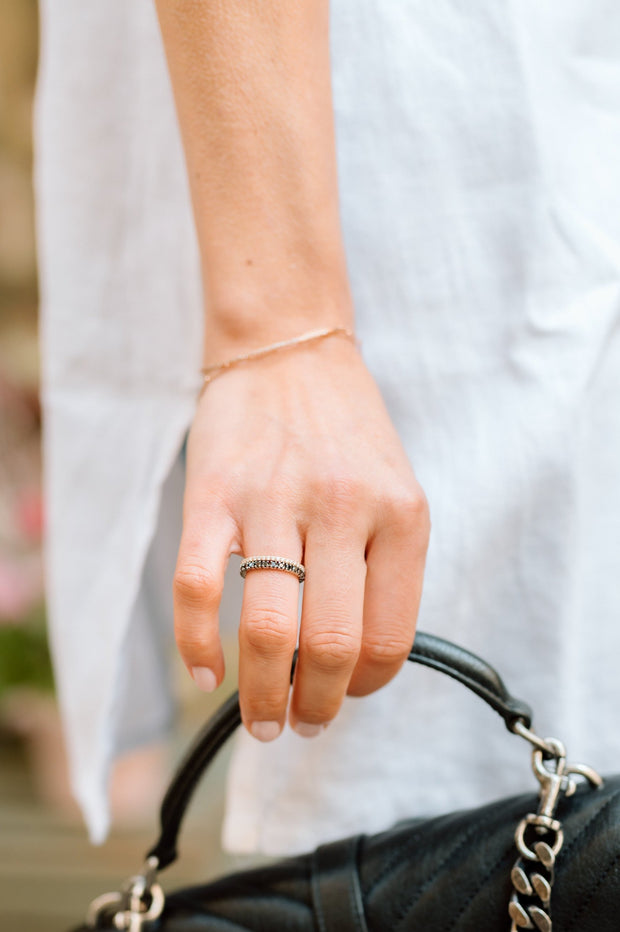 Memoire Ring: 18 Karat Gold, Diamanten