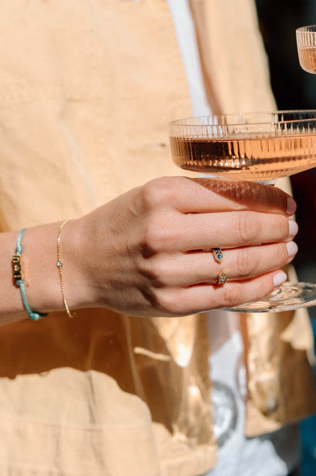 Twist: Ring, 18 Karat Gold, Diamanten, Saphire