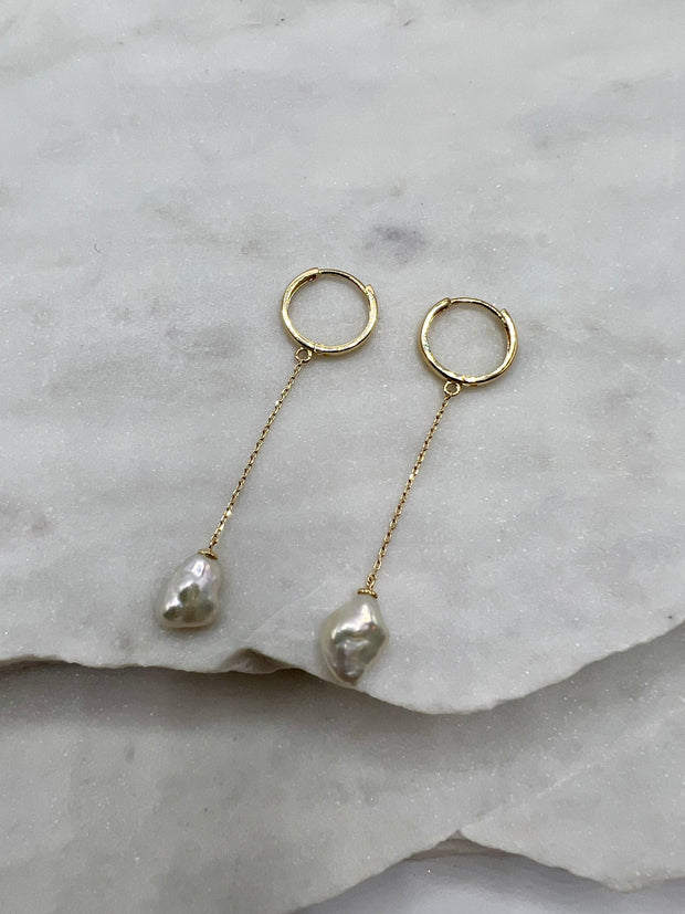 Perla: Lange Ohrringe, Süßwasserperlen, 14 Karat Gold
