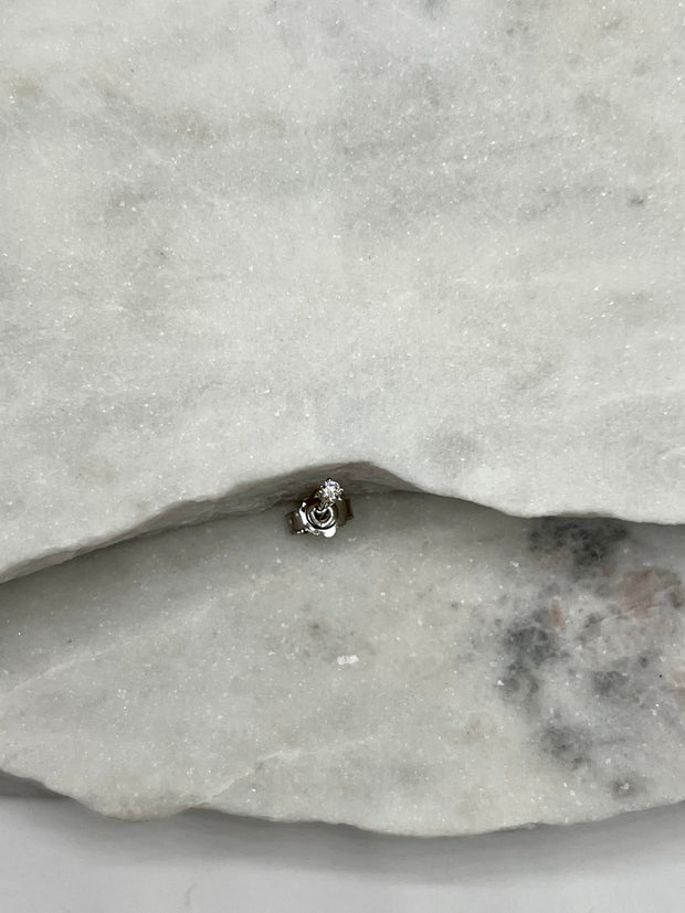Solitär Ohrstecker Mini: 18 Karat Gold, Diamant