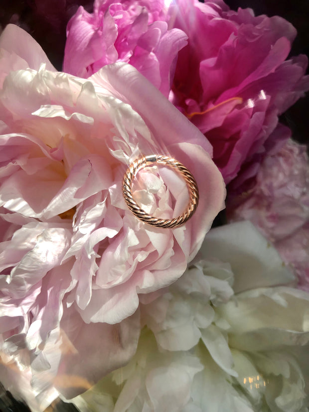 Consti: Verdrehter Ring, 14 KT Roségold